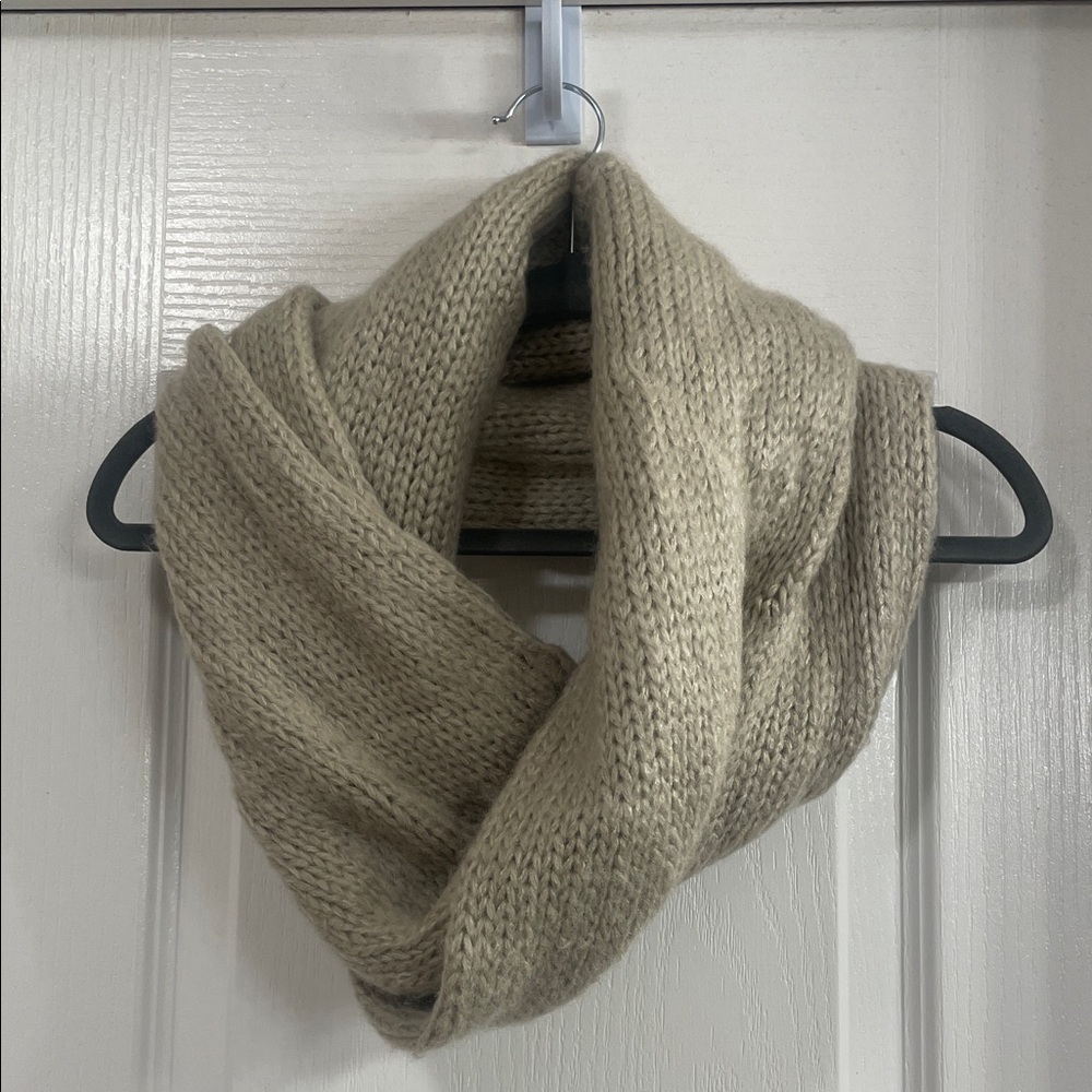 Old Navy Tan Knit Scarf